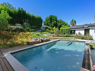 3751 Multiview Dr