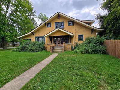 301 S Main St