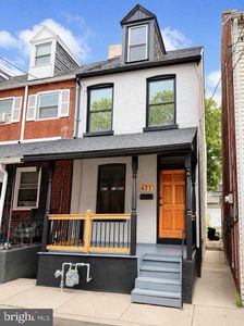 621 Lake St
