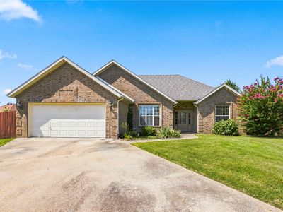 1101 Shiraz Dr