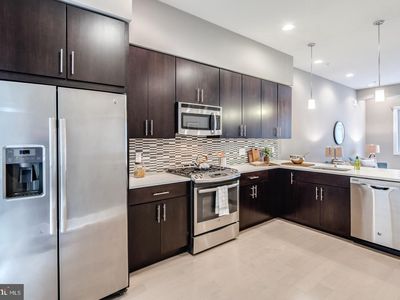 826 N 3rd St APT 3