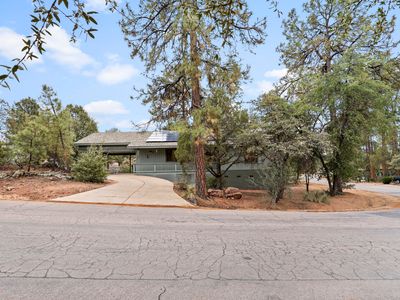 401 E Alpine Dr