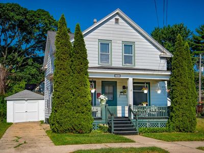 700 Grove AVENUE