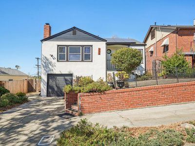 732 Jennings Avenue