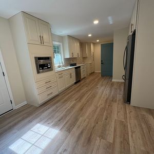 224 Lake Dr SE