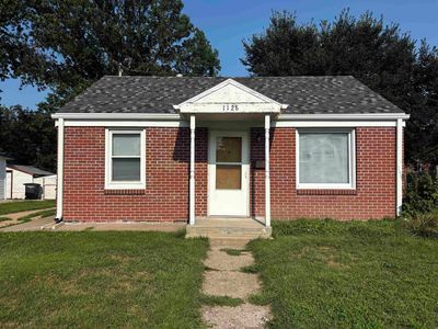 1128 Saunders Ave