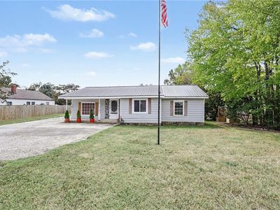 5883 Mendenhall Rd