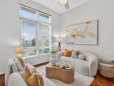 1101 S Main St APT 402