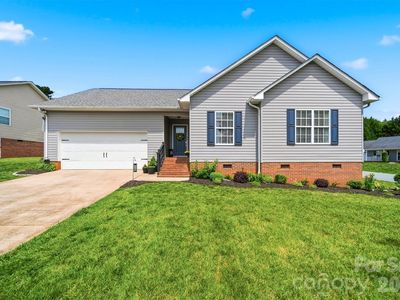 2104 Sheffield Ct NW