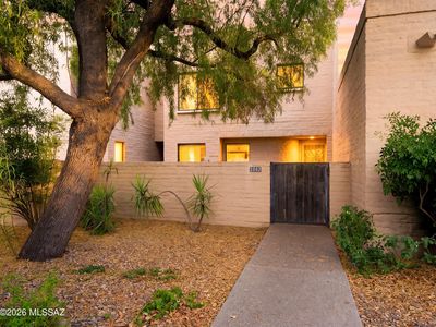 2882 E Sierra Vista Rd