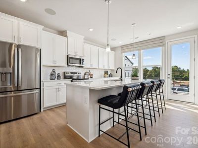 416 Silver Star Blvd