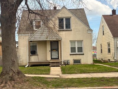 3872 N 36th St