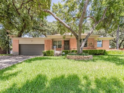 1233 Fair Oaks Dr