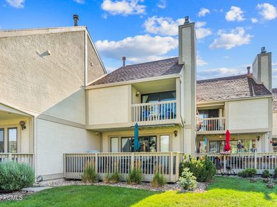 20 Racquet Club Dr #20