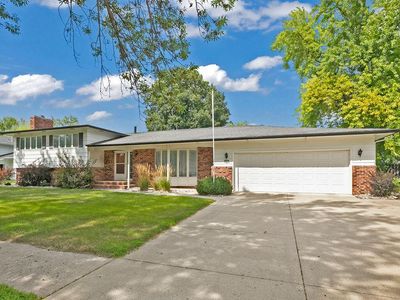 2417 W Country Club Dr S