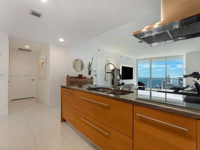 495 Brickell Ave APT 4709