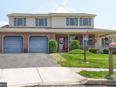 8 Haverford Cir