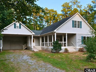 110 Holly Hills Ln