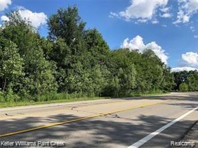 Property at 83 Low Meadow Ct, Oakland, MI