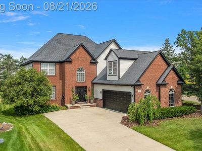 587 Bay Pointe Dr