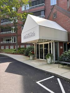 300 North River Road #406