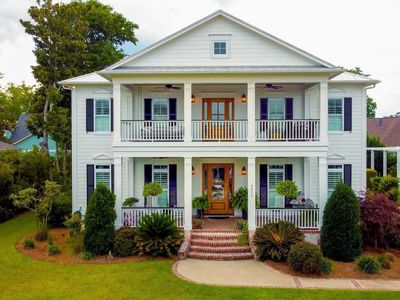 5825 Harbor Breeze Drive