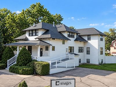 401 W 5th Street