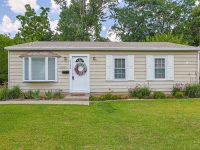 3186 Laverne Dr