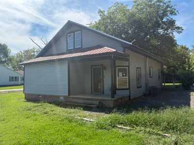401 Avenue 2 NE