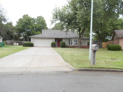 2725 W Highland Cir