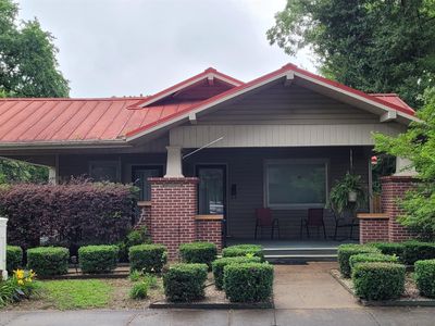216 S 2nd St