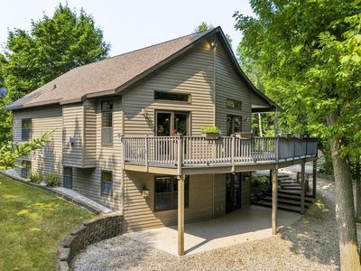 5470 Elaine Dr