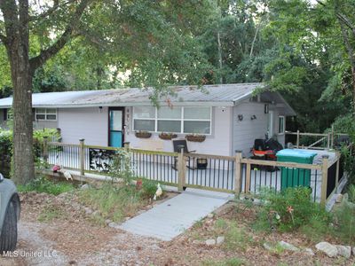 1325 Iberville Dr