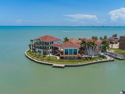1208 N Shore Dr