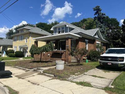 1215 Marquette STREET