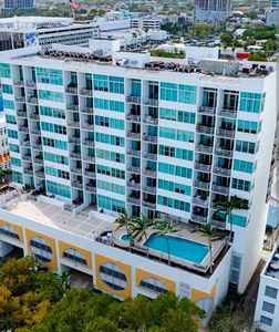 2200 NE 4th Ave APT 803