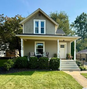 1016 E Vine St