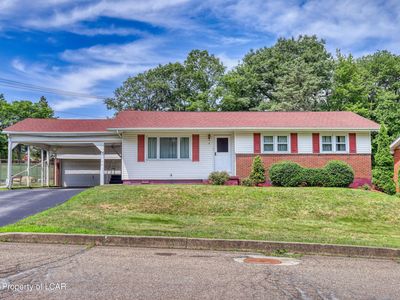 6 Cindy Dr