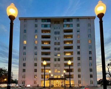 2970 ST JOHNS Avenue #2D