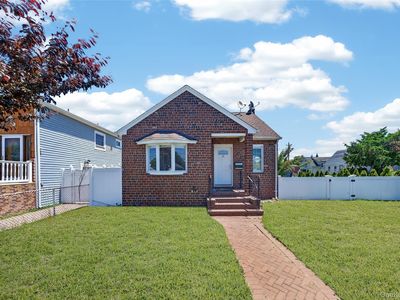 86 Remsen Avenue