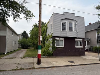 1258 W 65th St