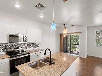 2304 E HIDALGO Avenue