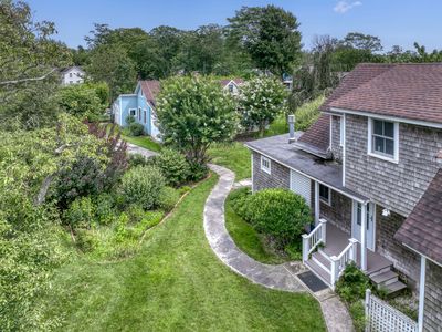1945 Village Ln