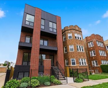 6414 N Francisco Ave #102