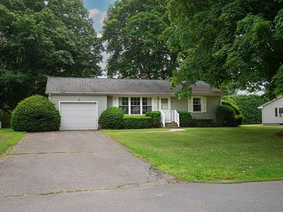 Property at 8 Primrose Path, Hatfield, MA