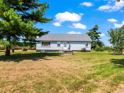 Property at 23946 Grosenheider Rd, Litchfield, IL