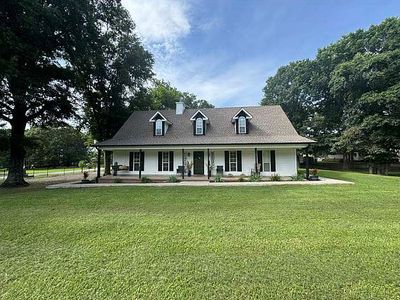 2 Greenbrier Hts