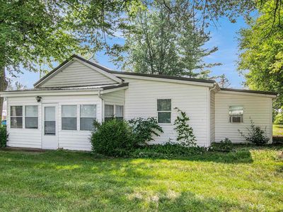 Property at 7513 N Albion St, Wawaka, IN