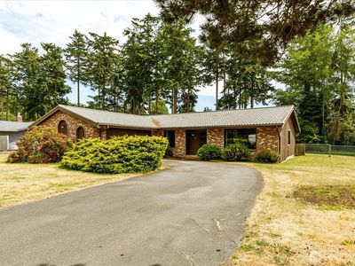 2047 Pine Wood Way