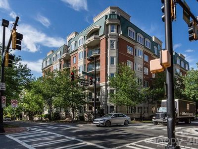 415 N Church St APT 209